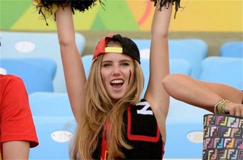 adaymag-a-17-year-old-belgian-world-cup-fan-won-a-modelling-contract-after-her-crowd-pic-went-viral-11-830x548